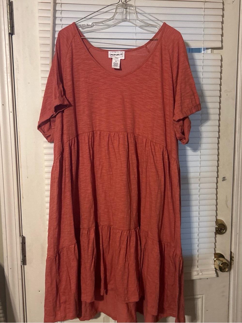 Republic Short Sleeve Scoop Neck Top in Rust Orange 2x